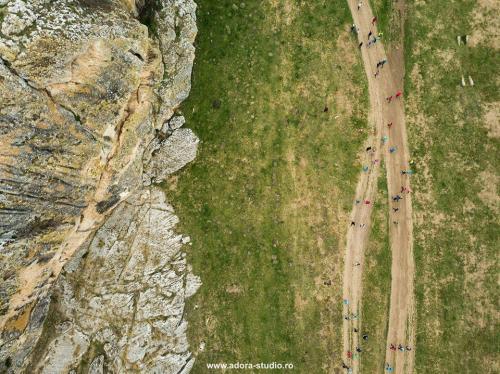 57775134 1196605863851539 4690060826457931776 n