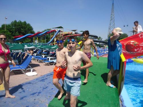 19554411 797715423740587 2457995401829411115 n